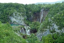 plitvice lakes great waterfall